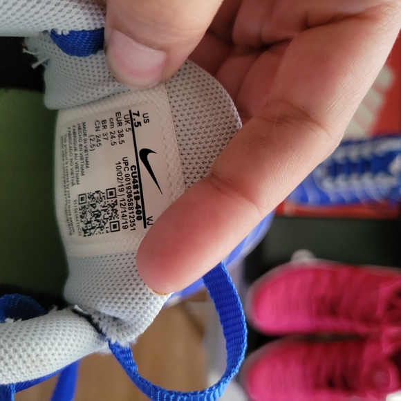 Nike Air Max - Picture 2 of 3